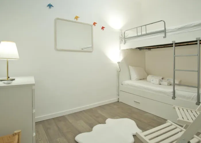 公寓 Charming 3br In The Heart Of Town By Feel 纳扎雷