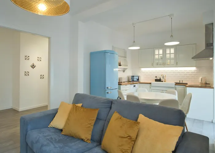 Charming 3br In The Heart Of Town By Feel