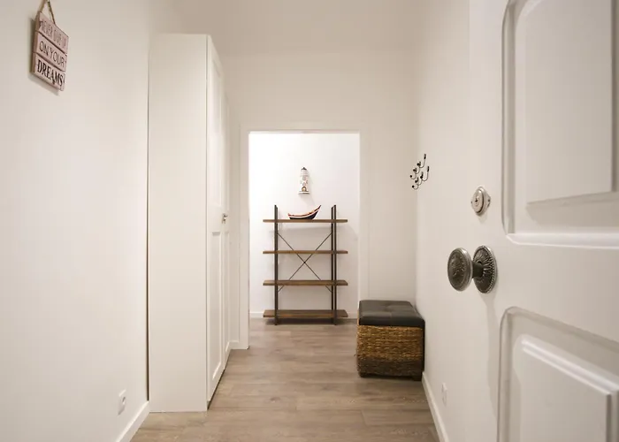 Charming 3br In The Heart Of Town By Feel Apartmán